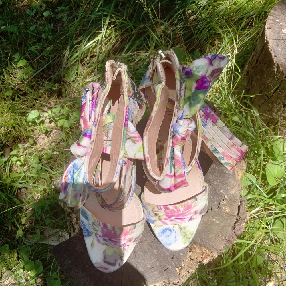 ⬇️Price Drop ⬇️ Zigi Soho Ankle Strap Platform Sandals in size 6,5 M